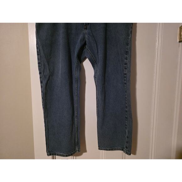 Wrangler Straight Jeans Mens Size 44 x 30 Blue Dark Wash Authentic Relaxed Fit - Picture 4 of 9